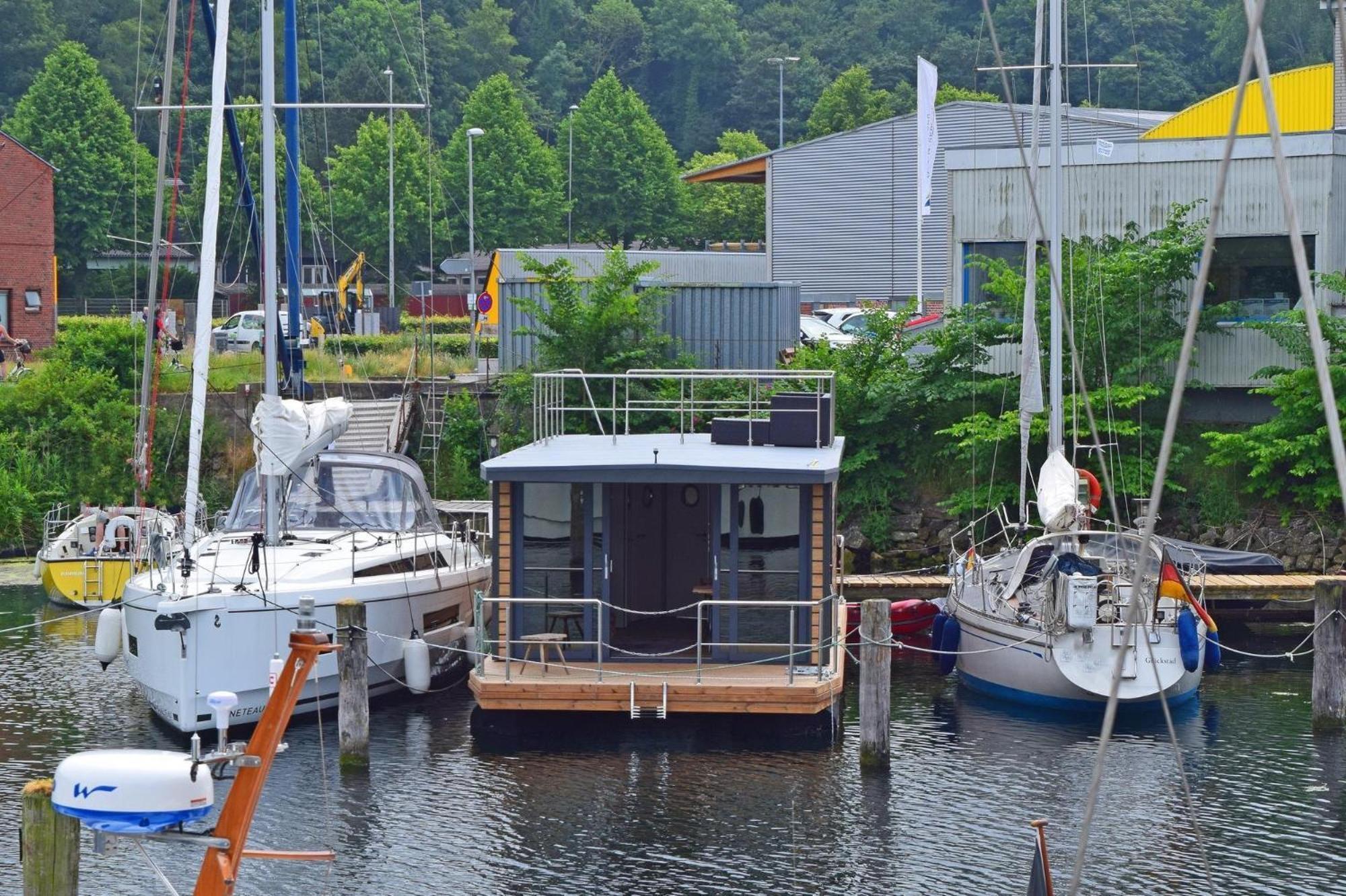 ホテル Houseboat Leni フレンスブルク エクステリア 写真