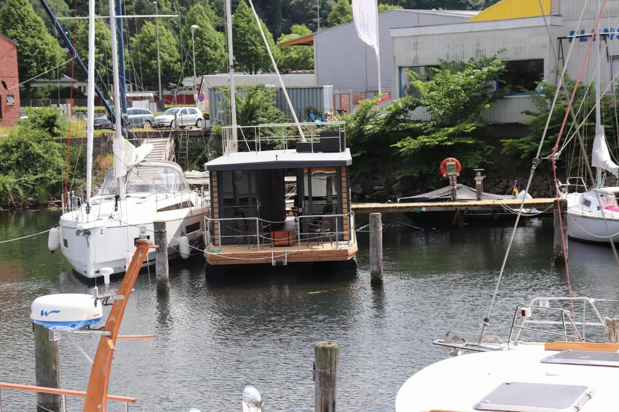ホテル Houseboat Leni フレンスブルク エクステリア 写真